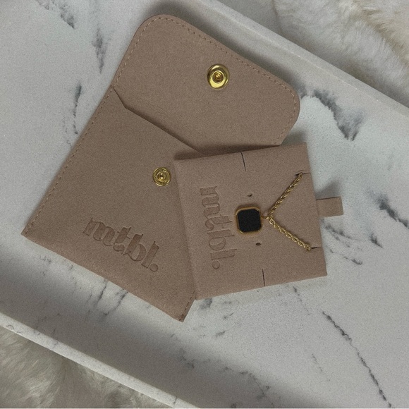 18k Gold Plated Black Pendant Necklace - Picture 3 of 4